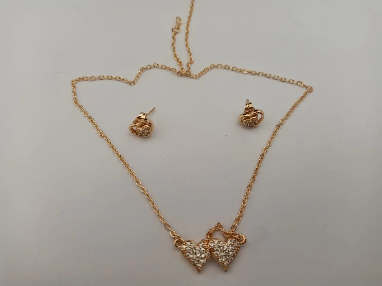 neckace Zaroori Saman Pakistan