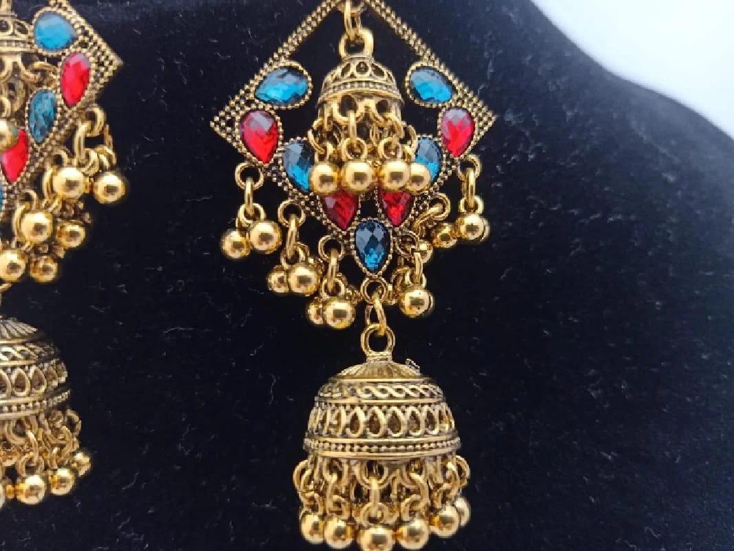 colourfull Zaroori Saman Pakistan